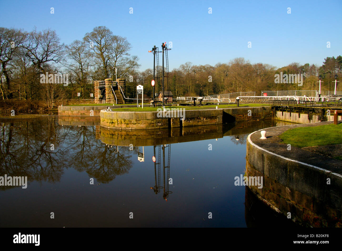 Vale Royal locks on the River Weaver in Cheshire Stock Photo Alamy