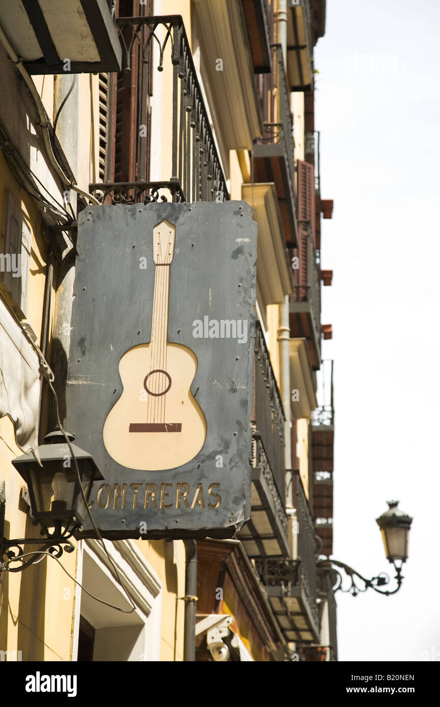 Guitar shop madrid hi-res stock photography and images - Alamy
