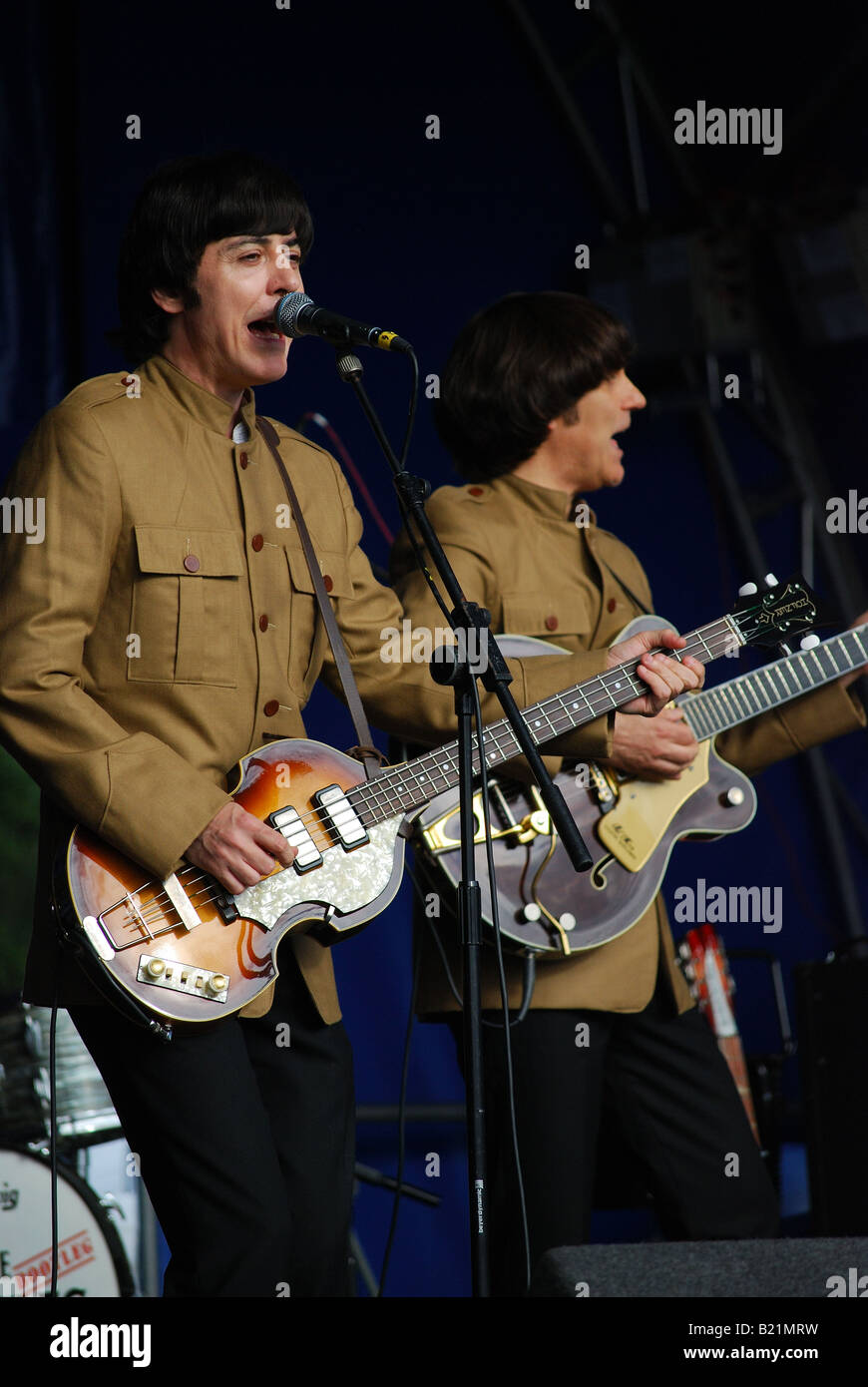 Paul Mcartney and gearge Harrison Look alikes in a tribute band called the Bootleg Beetles Stock Photo