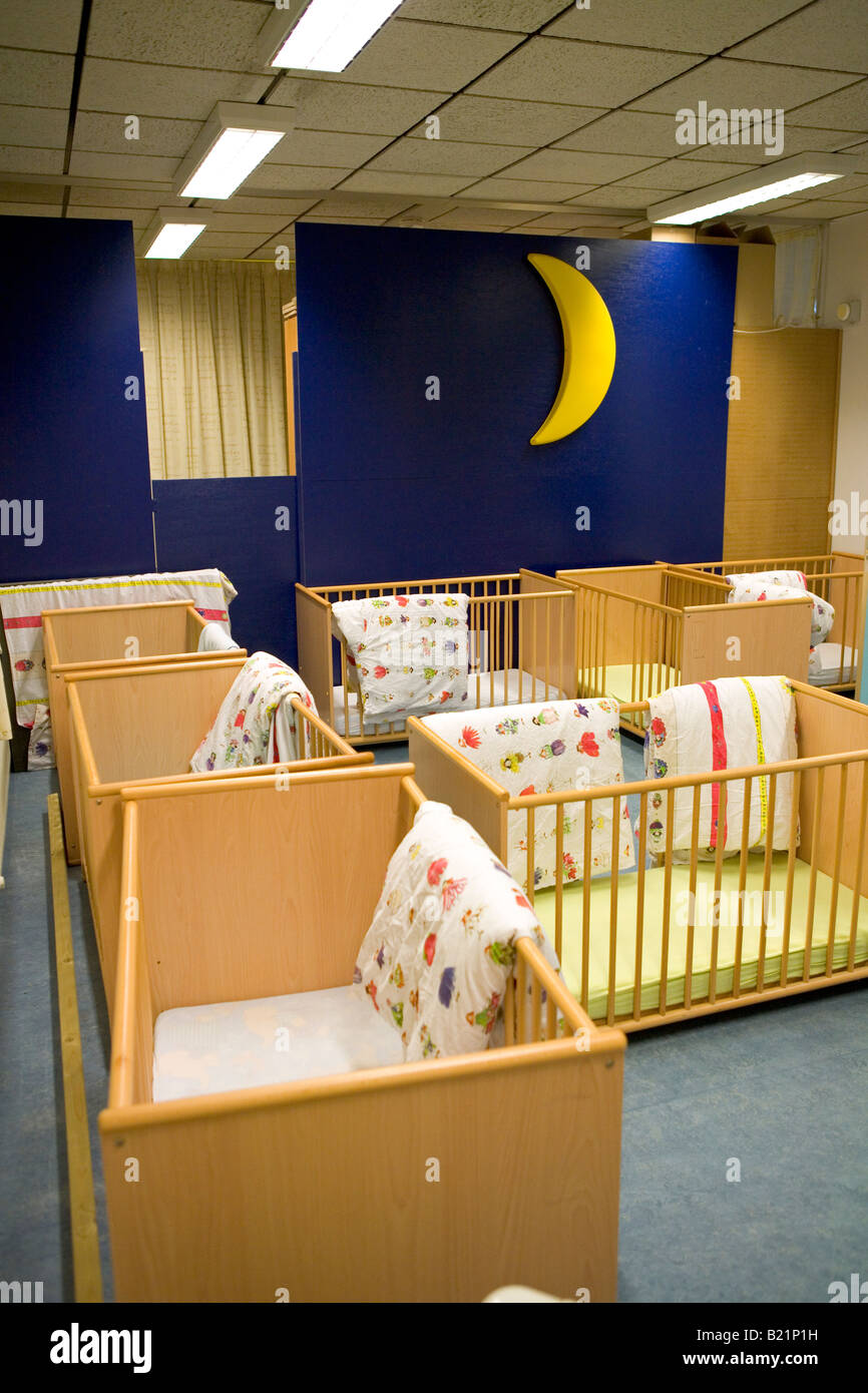 creche beds