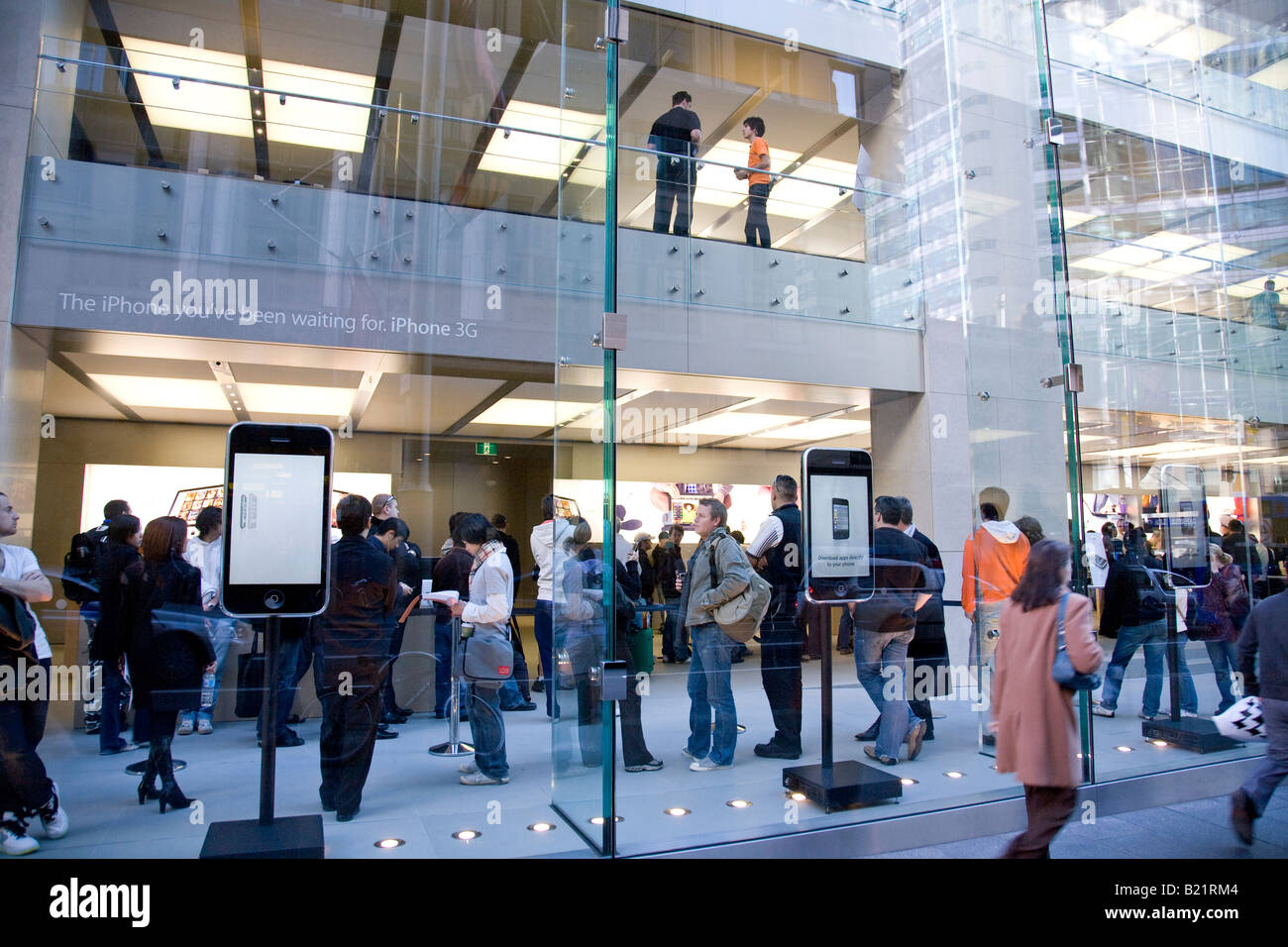 iphone 3G goes on sale at australia's first apple store , street