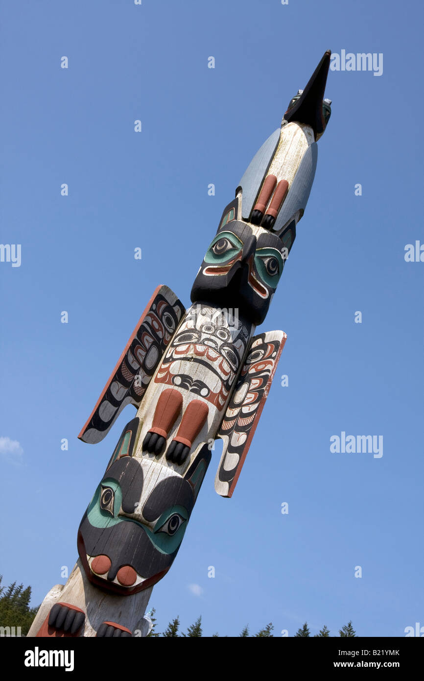 Whale totem pole hi-res stock photography and images - Alamy