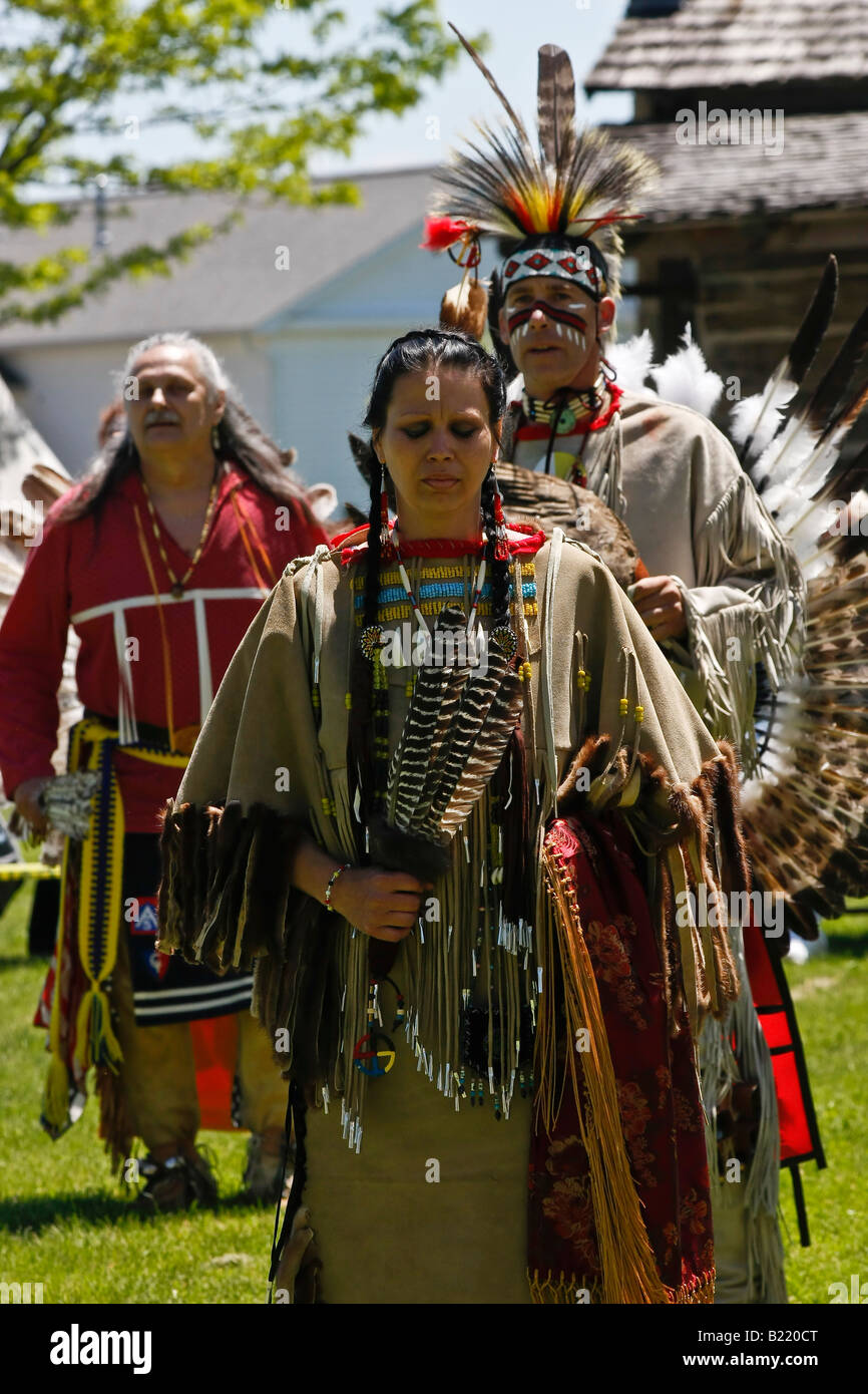 American native young woman in Ohio USA Stock Photo - Alamy