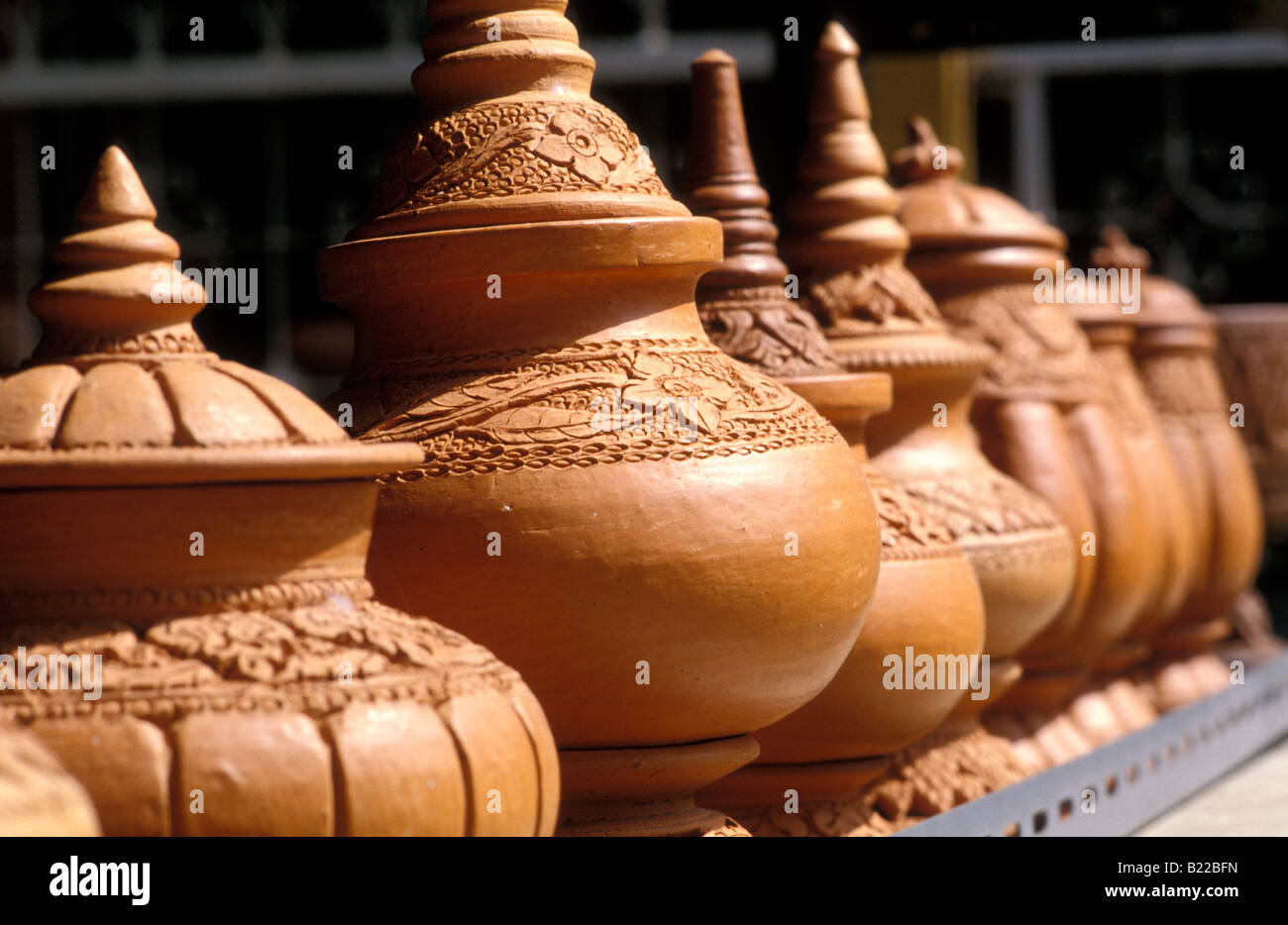 terracotta ceramic pottery ko kret bangkok thailand Stock Photo Alamy