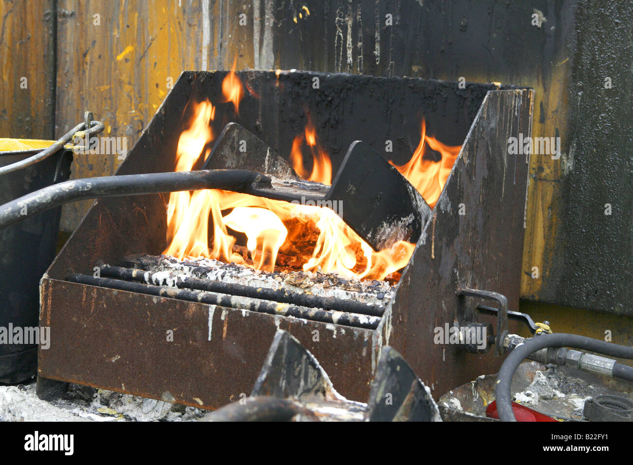 Thermal lance, burning off, road markings UK, thermoplastic material