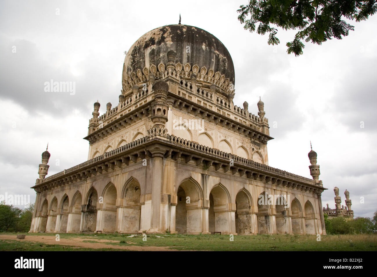 The Tomb Of Sultan Abdullah Qutb Shah R 1625 1672 At The Complex Holding The Mausoleums Of The Qutb Shahi Kings At Golconda Stock Photo Alamy The Tomb Of Sultan Abdullah Qutb Shah R 1625 1672 At The Complex Holding The Mausoleums Of The Qutb Shahi Kings At Golconda Stock Photo Alamy