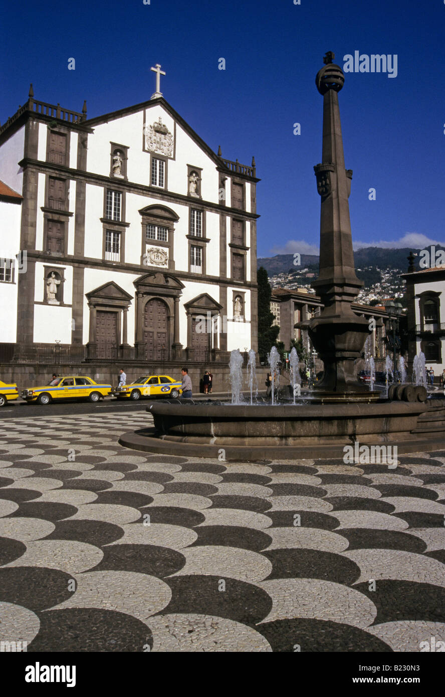 File:Jogos tradicionais - senhora ou macaca, Escola da Ladeira, Santo  António, Funchal, Madeira - IMG 20190228 175801.jpg - Wikimedia Commons