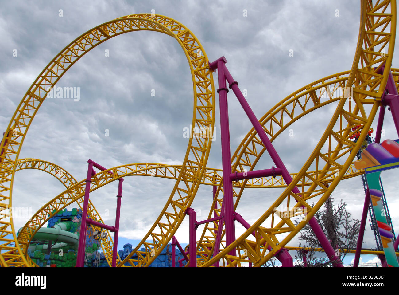 Rollercoaster funfair hi res stock photography and images Alamy