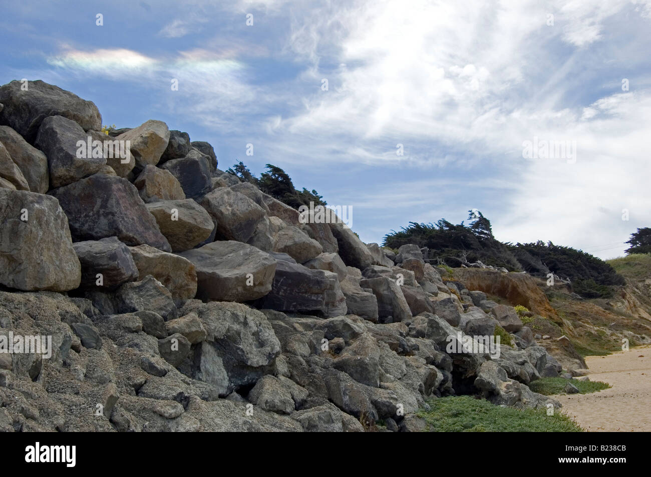 Rugged rocky beach hi-res stock photography and images - Alamy