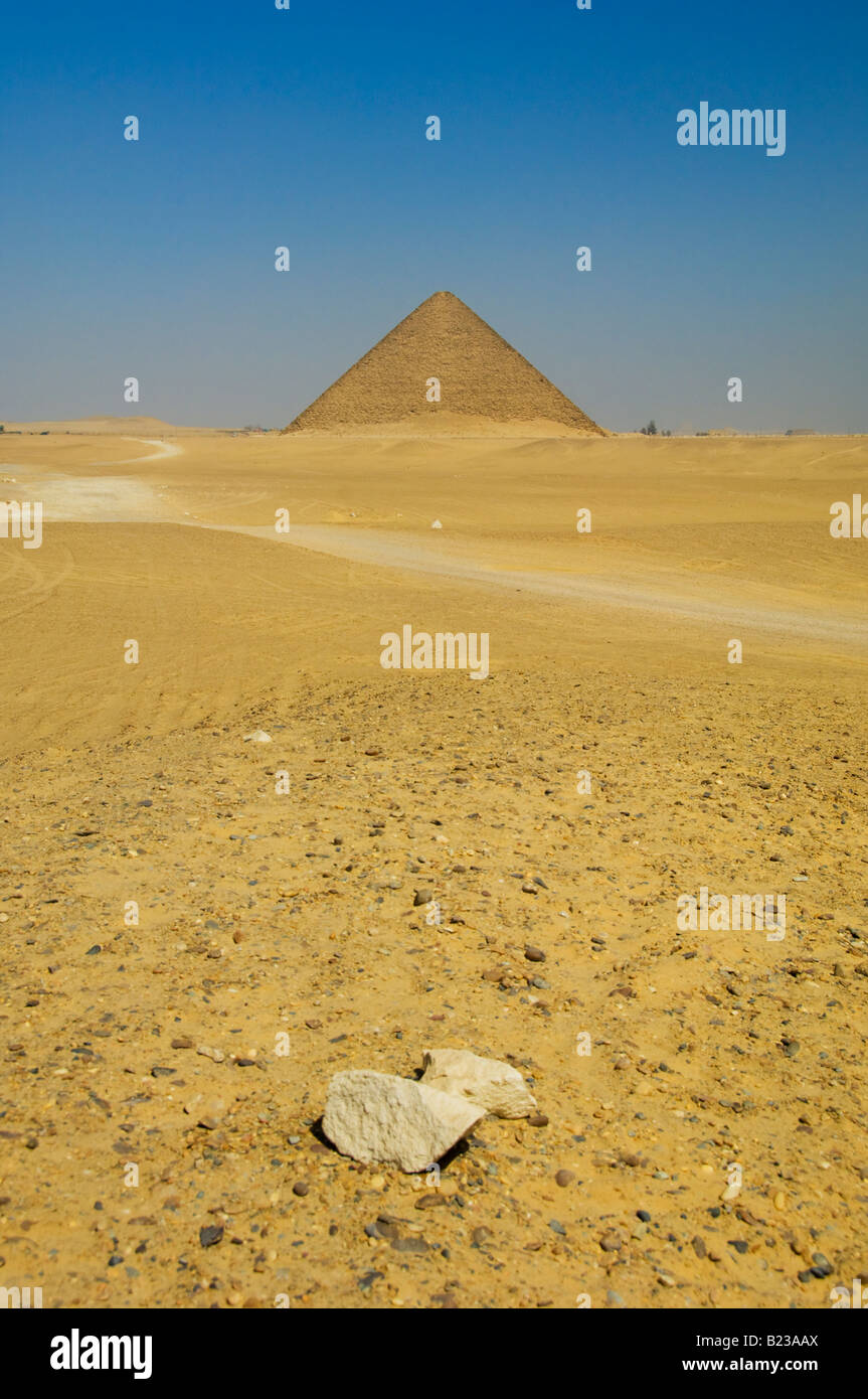 The Red Pyramid of Snefru near Dashur Egypt Stock Photo Alamy