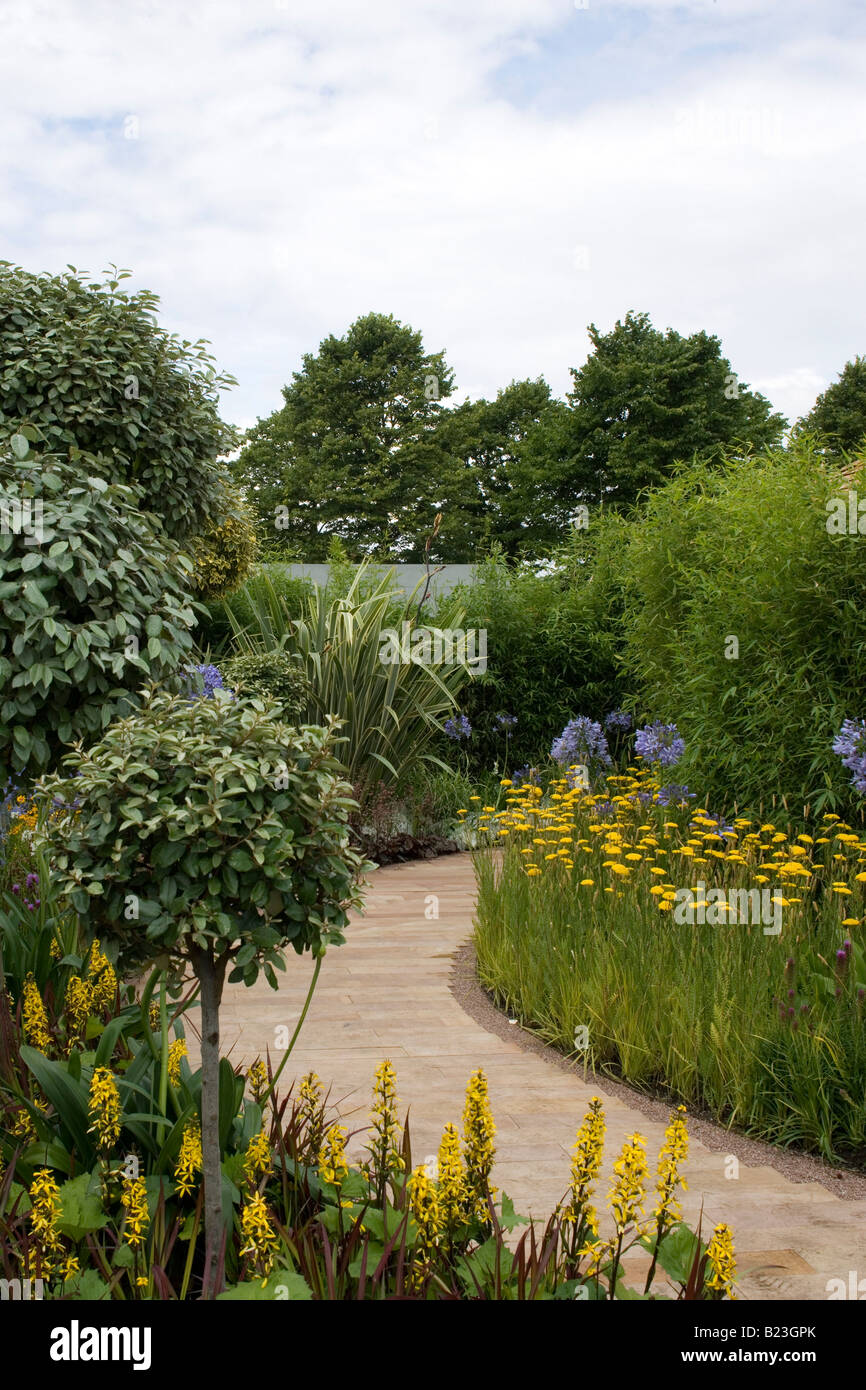 The Croft Spot Secret Garden, 2008 Hampton Court Palace Flower Show, England. Designer: David Domoney Stock Photo