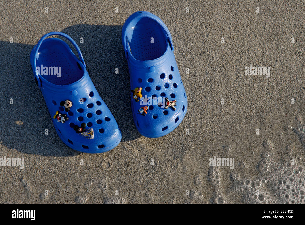 royal blue crocs