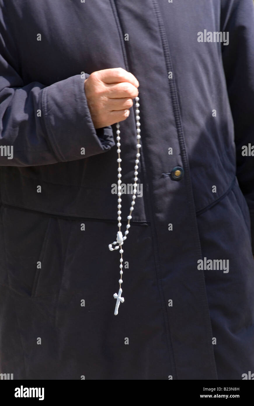 Rosary Beads and Christian Cross Padley Martyrs annual Roman Catholic Pilgrimage Padley Chapel Grindleford Derbyshire UK HOMER SYKES Stock Photo