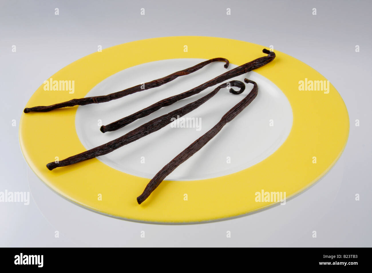 vanilla beans or pods Stock Photo Alamy