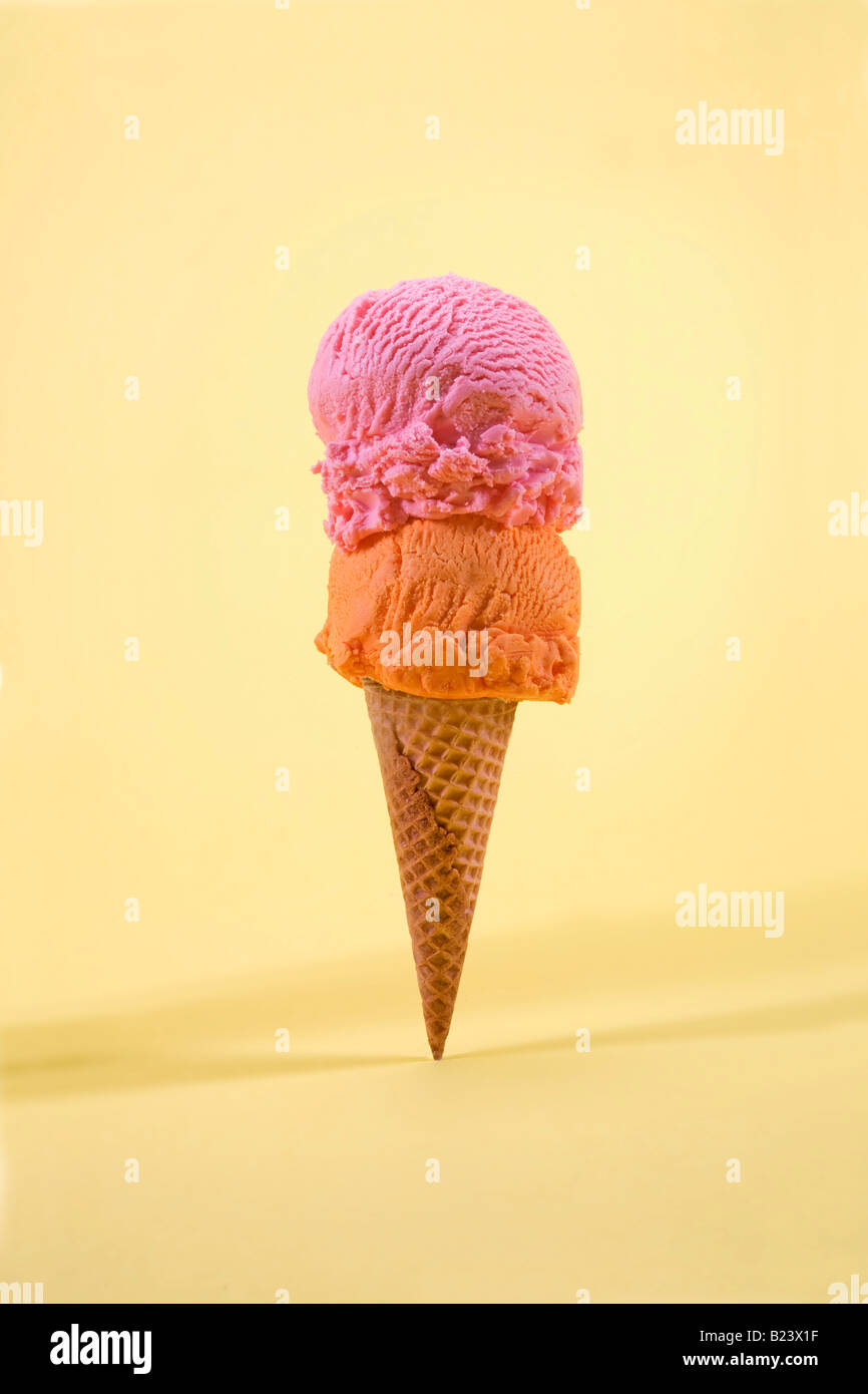 ice cream cone double scoop Stock Photo Alamy