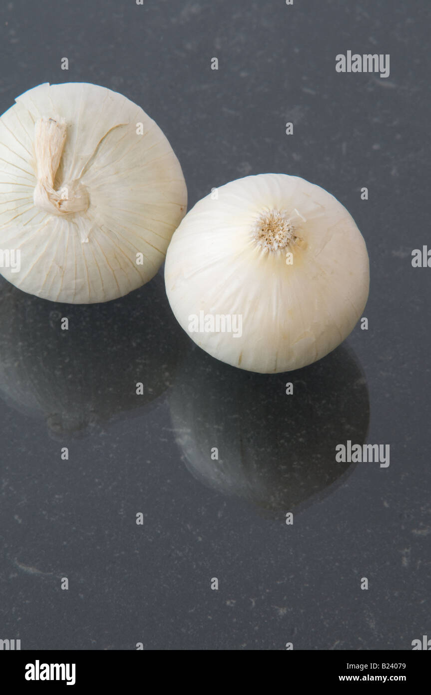 Pure white onions hi-res stock photography and images - Alamy