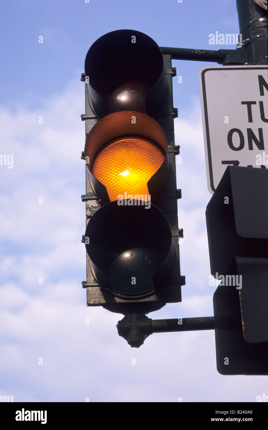 TRAFFIC SIGNAL YELLOW LIGHT WARNING Stock Photo Alamy