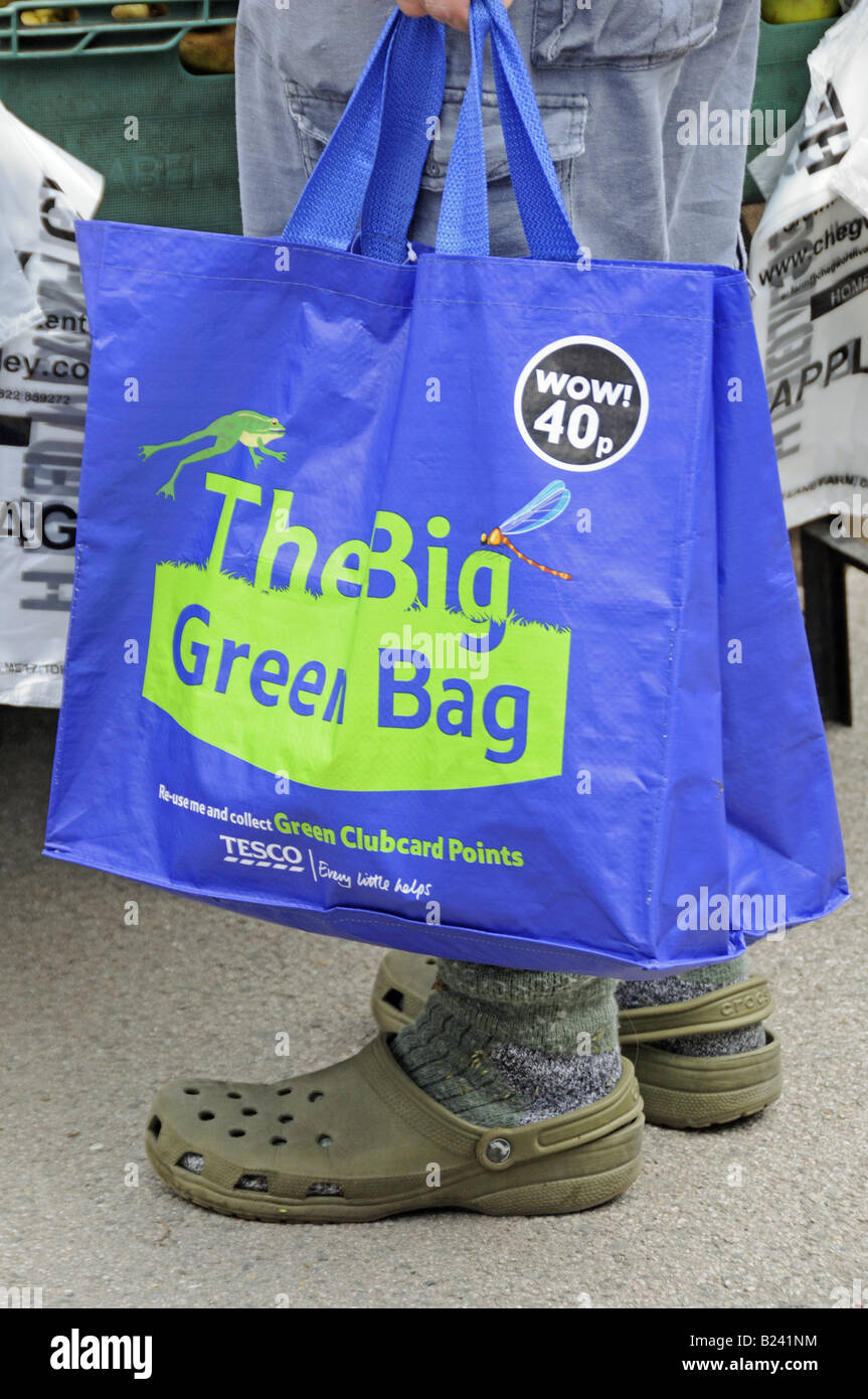 The big green bag reusable shopping bag Islington Farmers Market London England UK Stock Photo