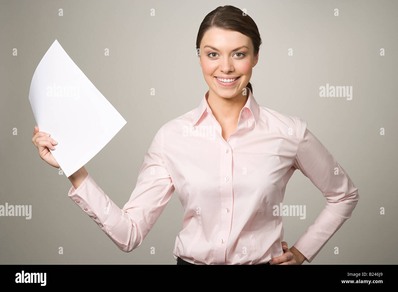 Paper woman. Письмо в руках женщины. Женщина ест бумагу. Кидает бумажки. Женщина на бумаге для конкурсов.