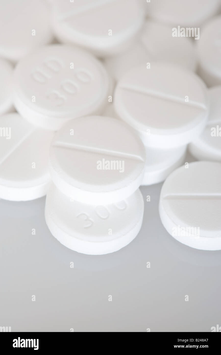 Large round pill hires stock photography and images Alamy