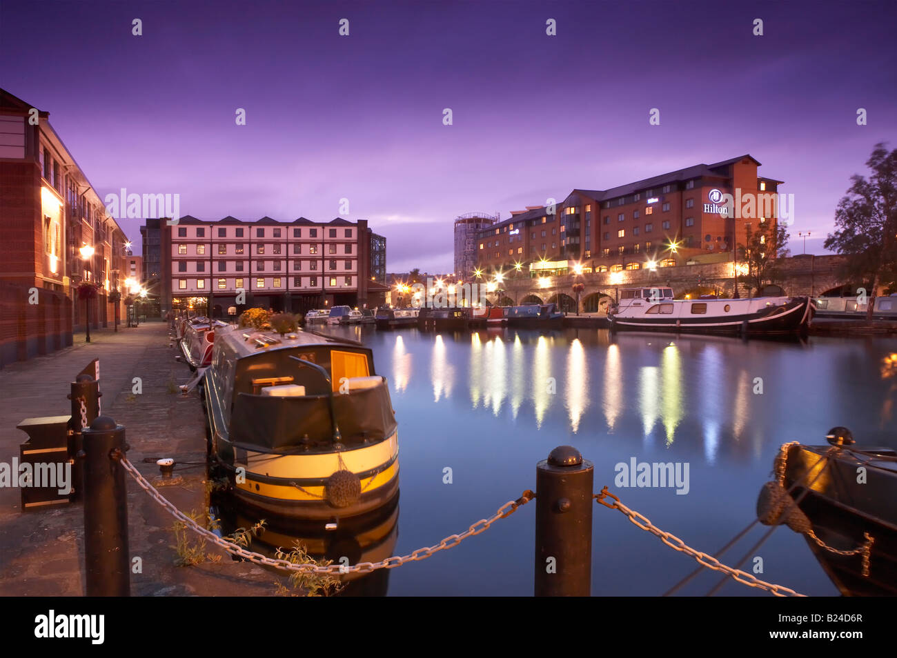 CANAL BASIN VICTORIA QUAYS SHEFFIELD SUMMER ENGLAND UNITED KINGDOM UK ...