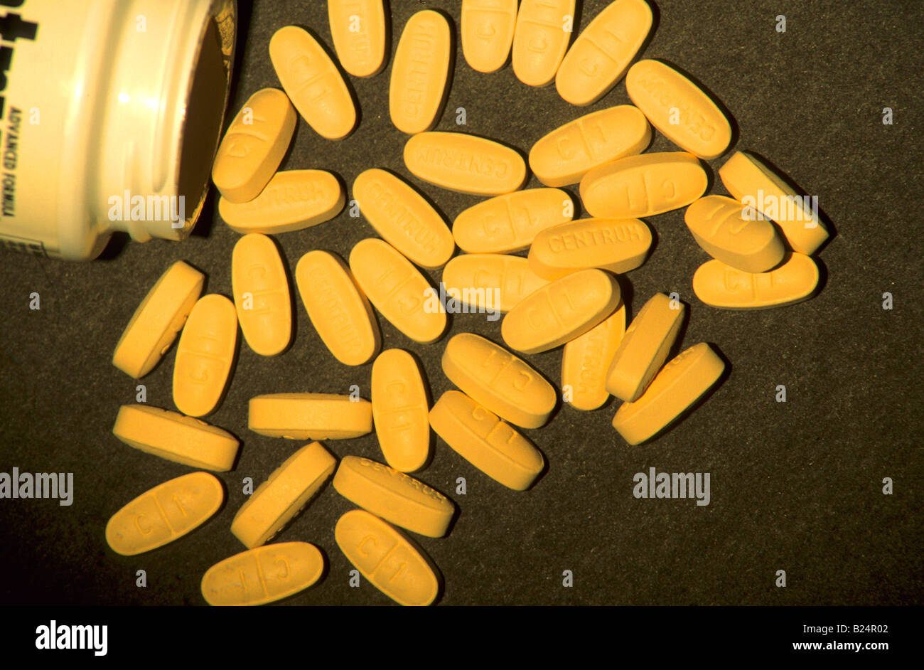 Multivitamin tablets hi-res stock photography and images - Alamy