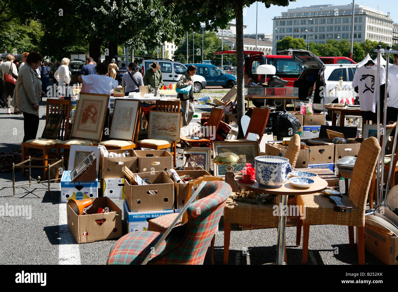 Flea market in Geneve (Marche aux Puces, at the Paine de Plainpalais