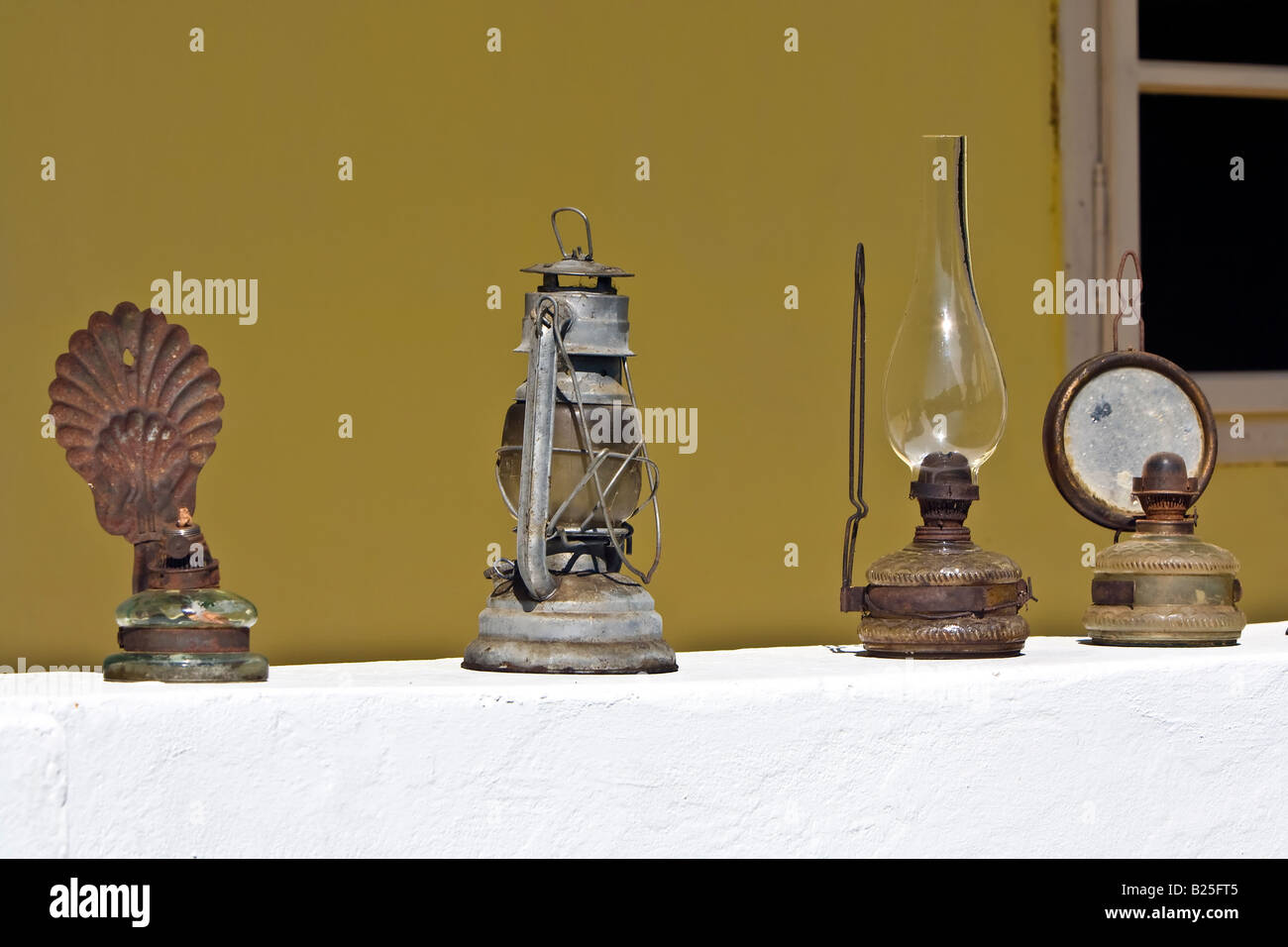 vintage oil lamps Stock Photo Alamy
