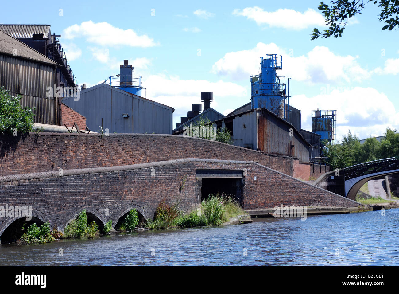 Smethwick industry factories canal hires stock photography and images Alamy