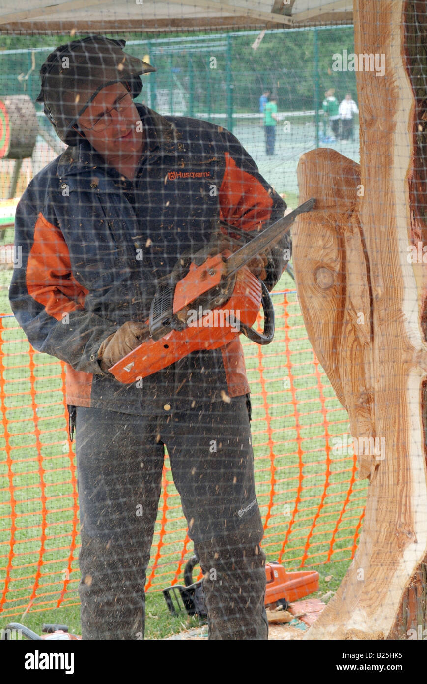 Peter bowsher creating chainsaw log hires stock photography and images