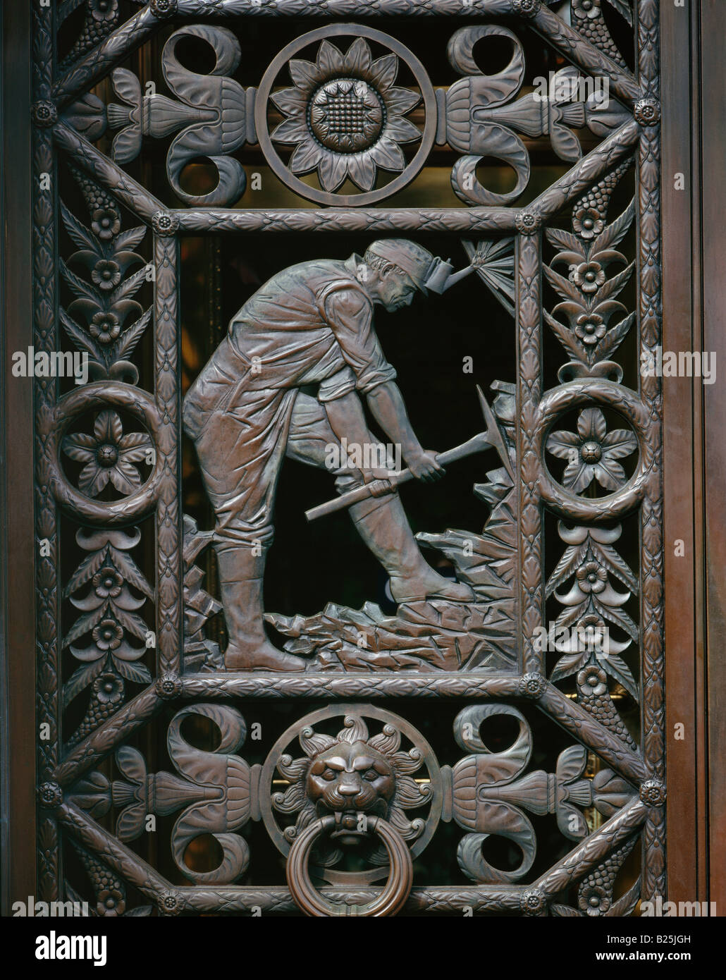 DETAIL OF BRONZE DOOR DECORATION, THE MINERS NATIONAL BANK, POTTSVILLE