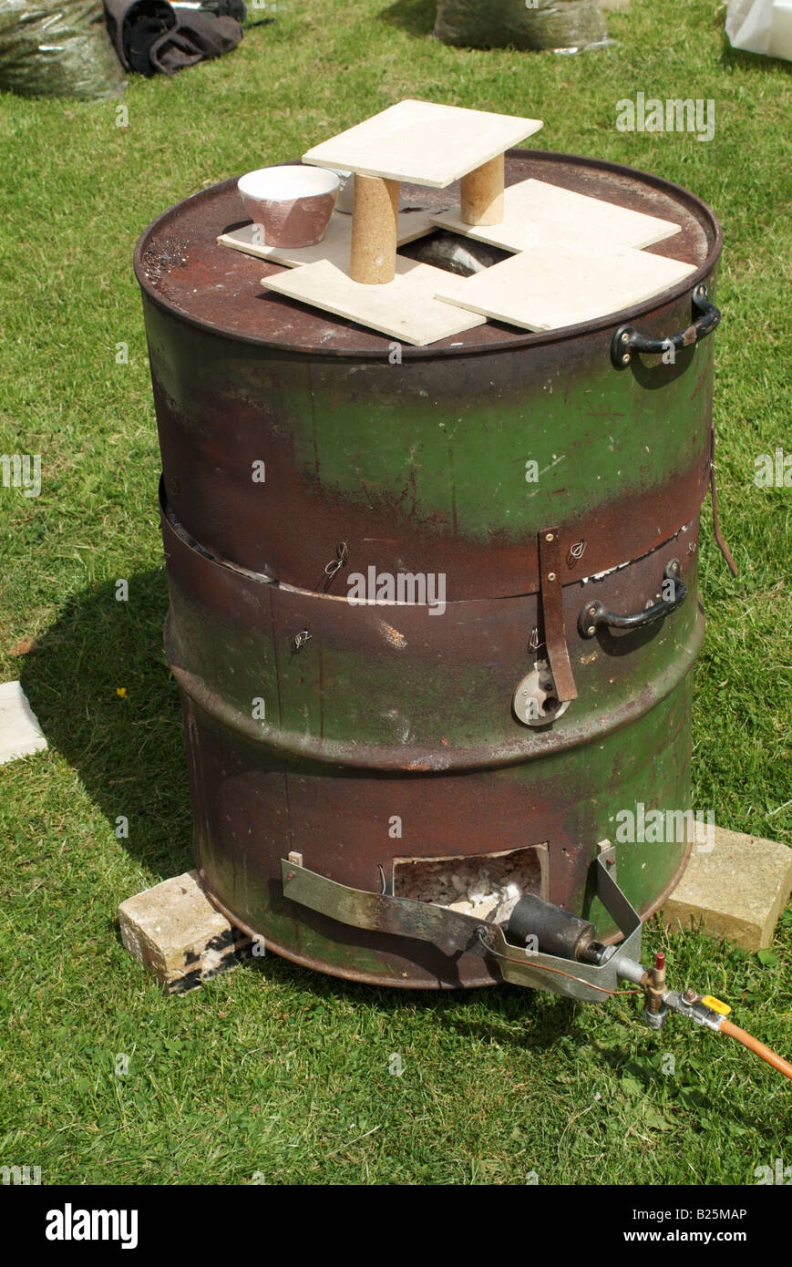 Portable kiln hires stock photography and images Alamy