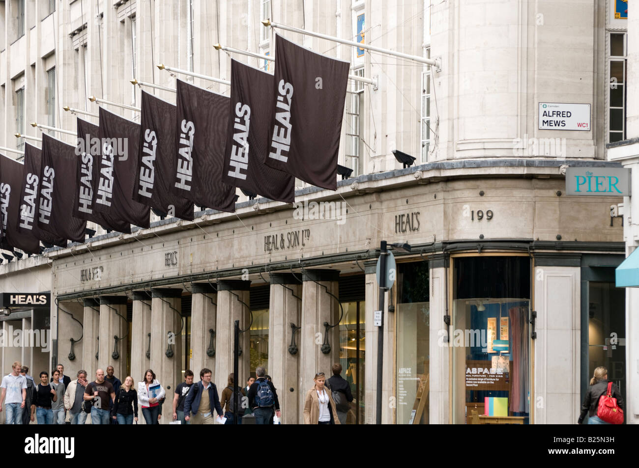 Heals Department Store Tottenham Court Road London England Uk Stock 