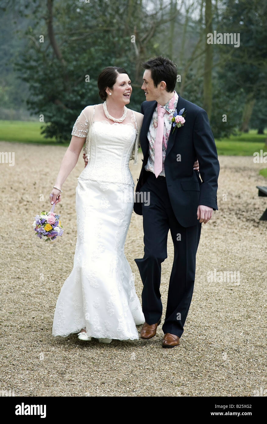 Happy married couple hi-res stock photography and images - Alamy