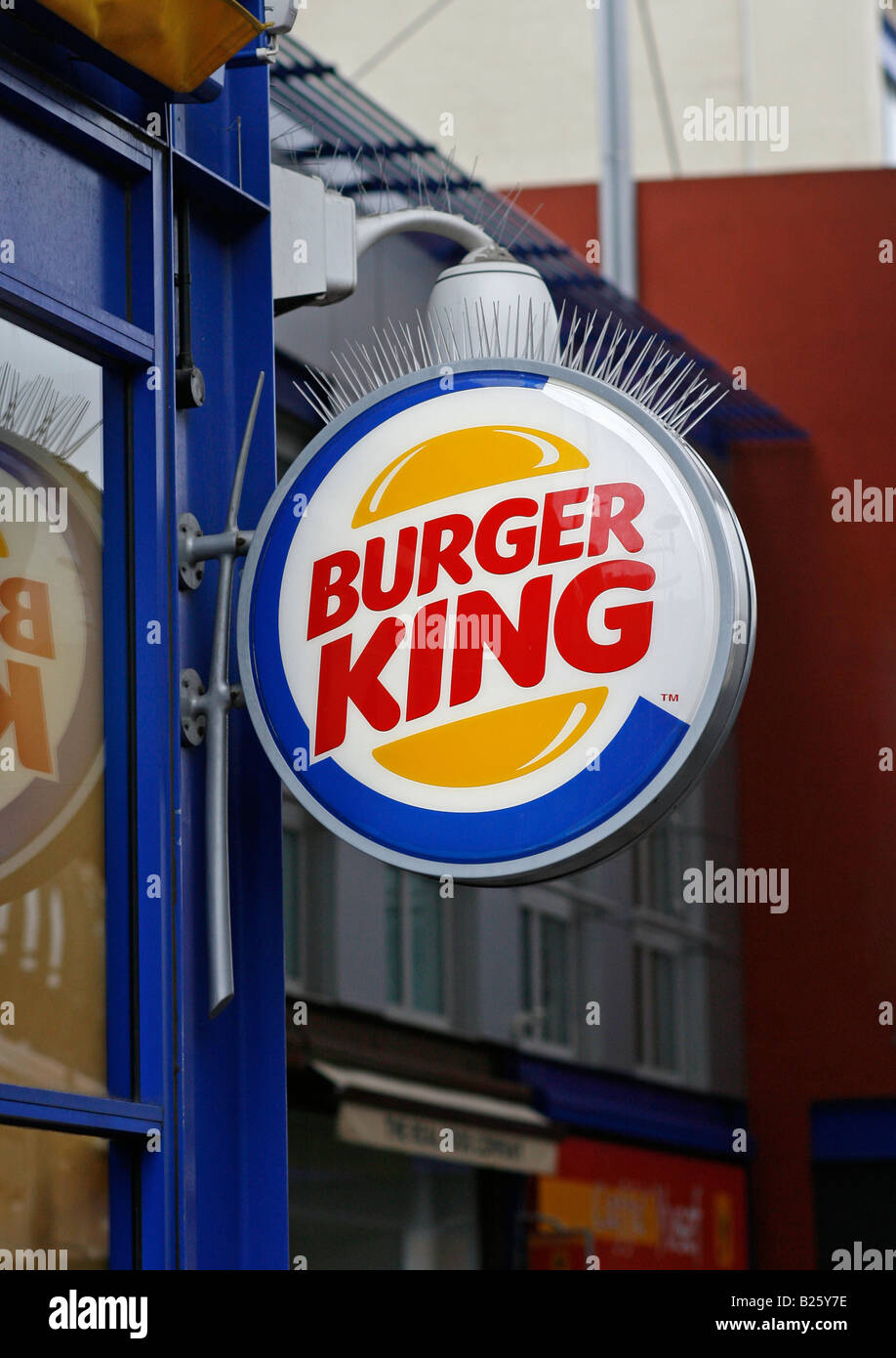 Burger king vertical sign hi-res stock photography and images - Alamy