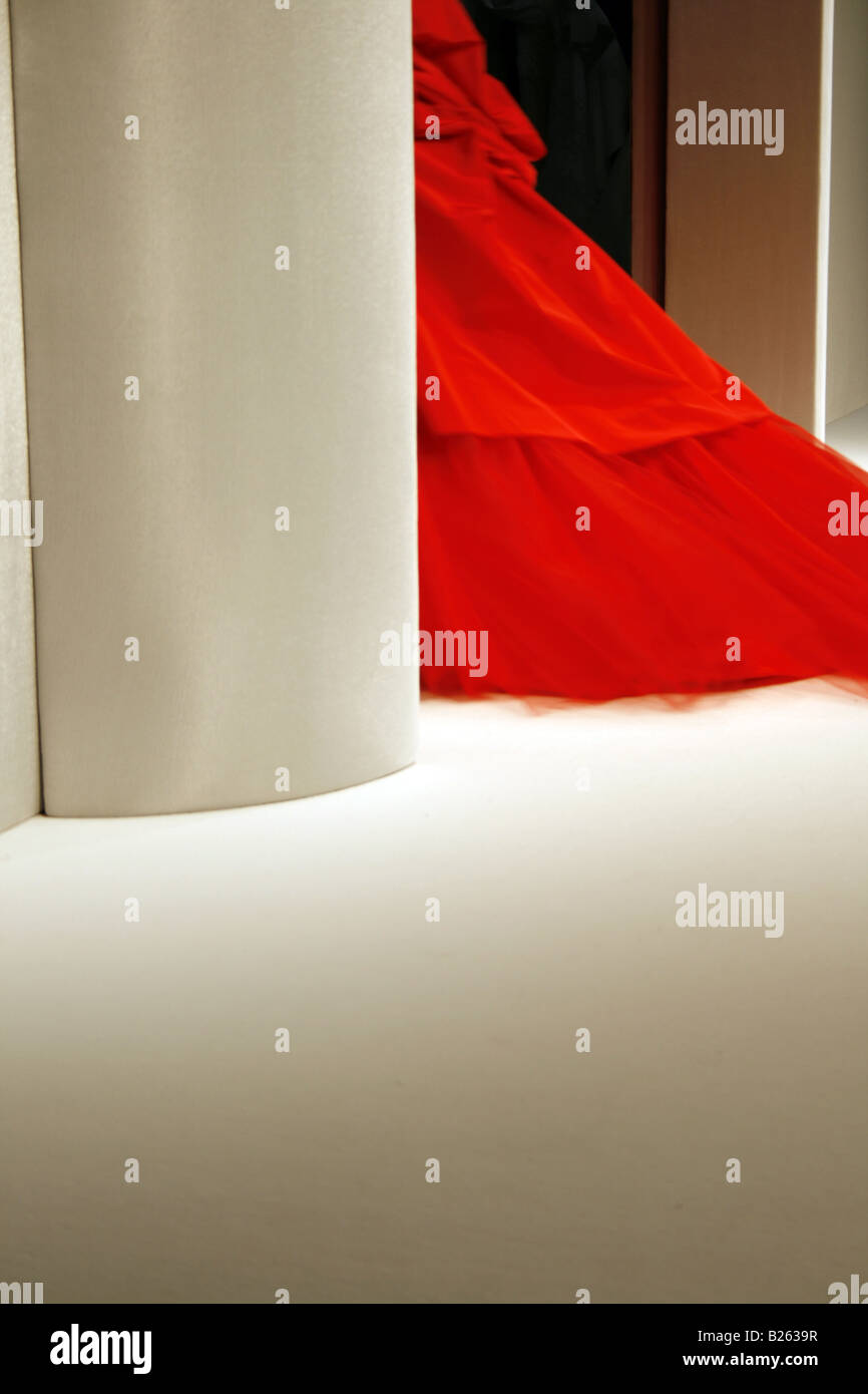 model bride red dress catwalk, trade fashion show Stock Photo - Alamy