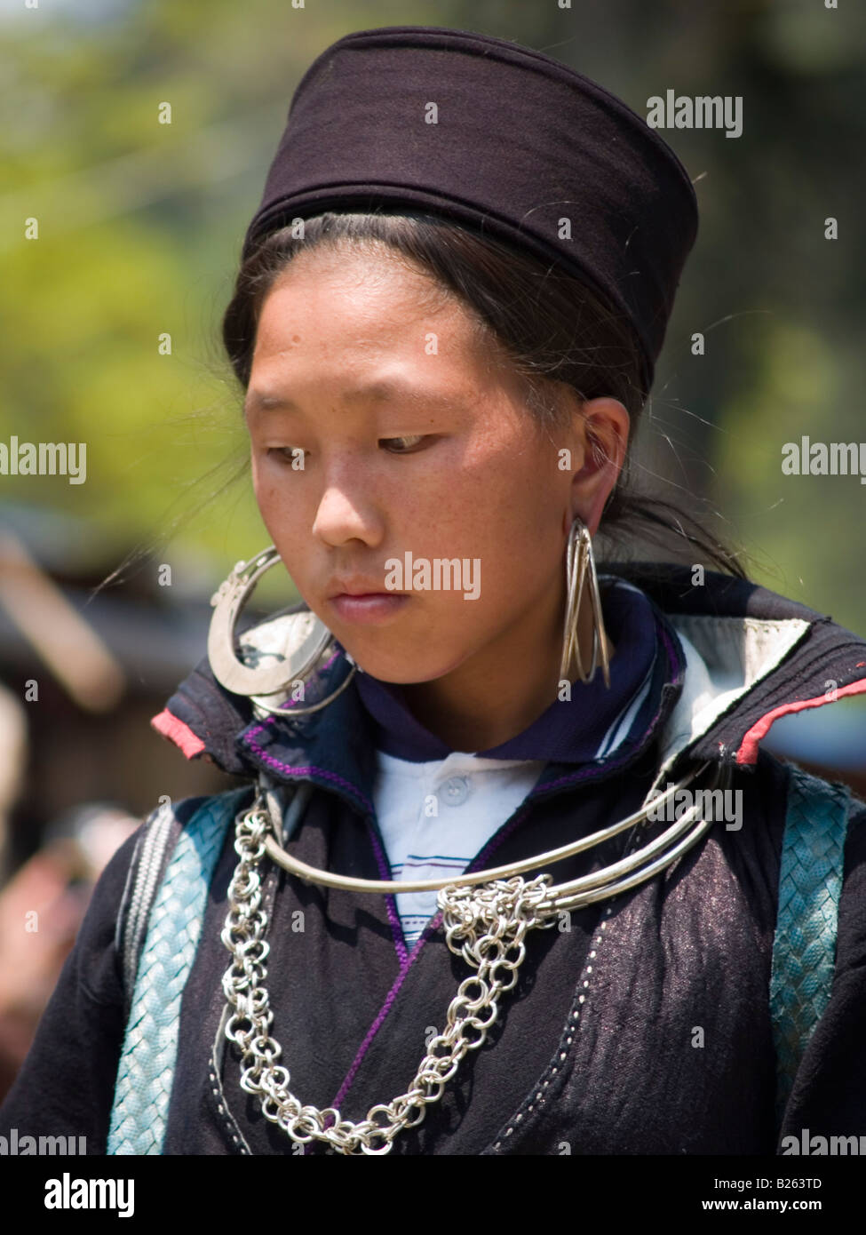 Black hmong hilltribe women market hi-res stock photography and images ...