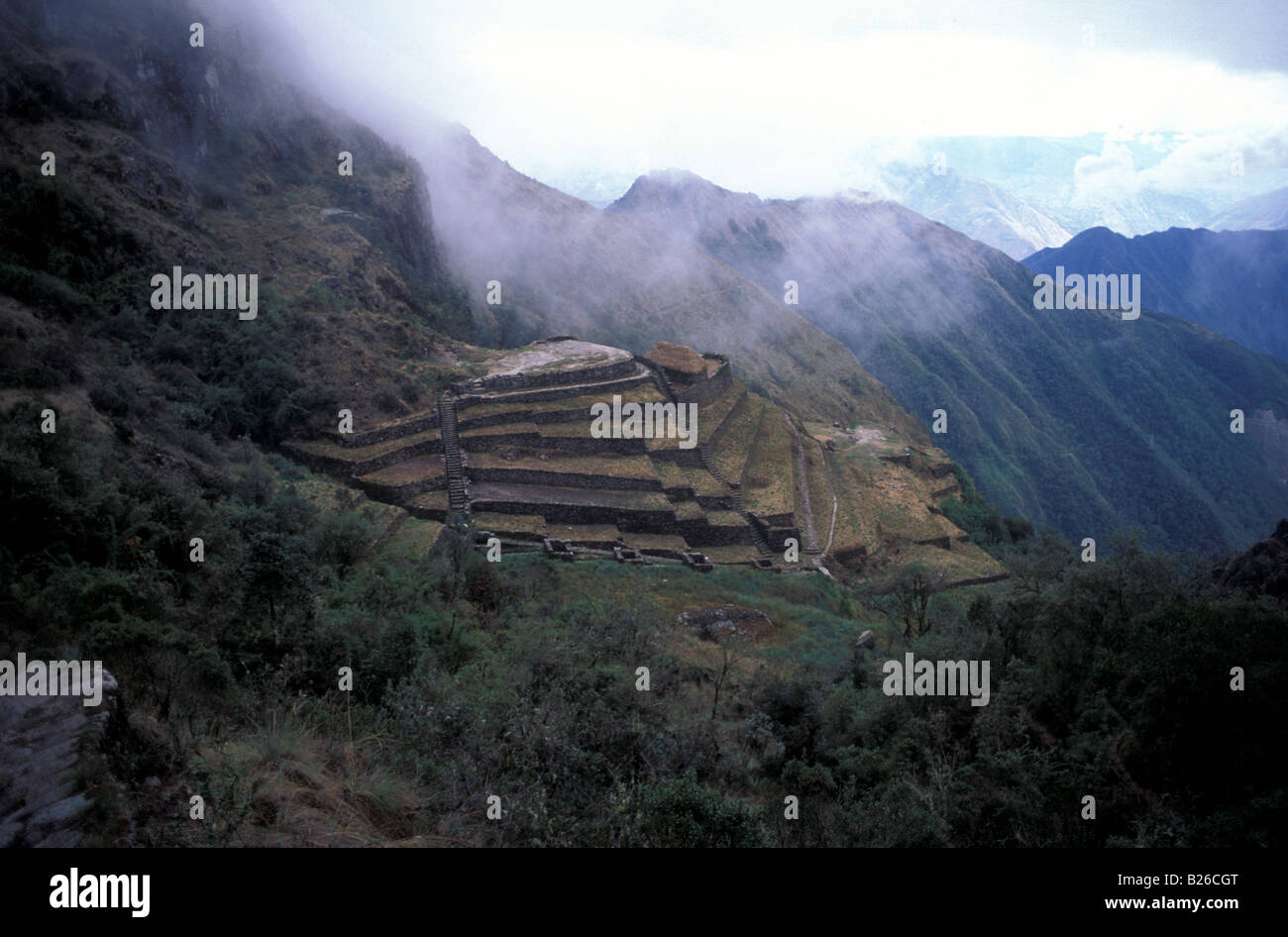 Incan ruins of Sayacmarca along the Inca Trail Stock Photo - Alamy