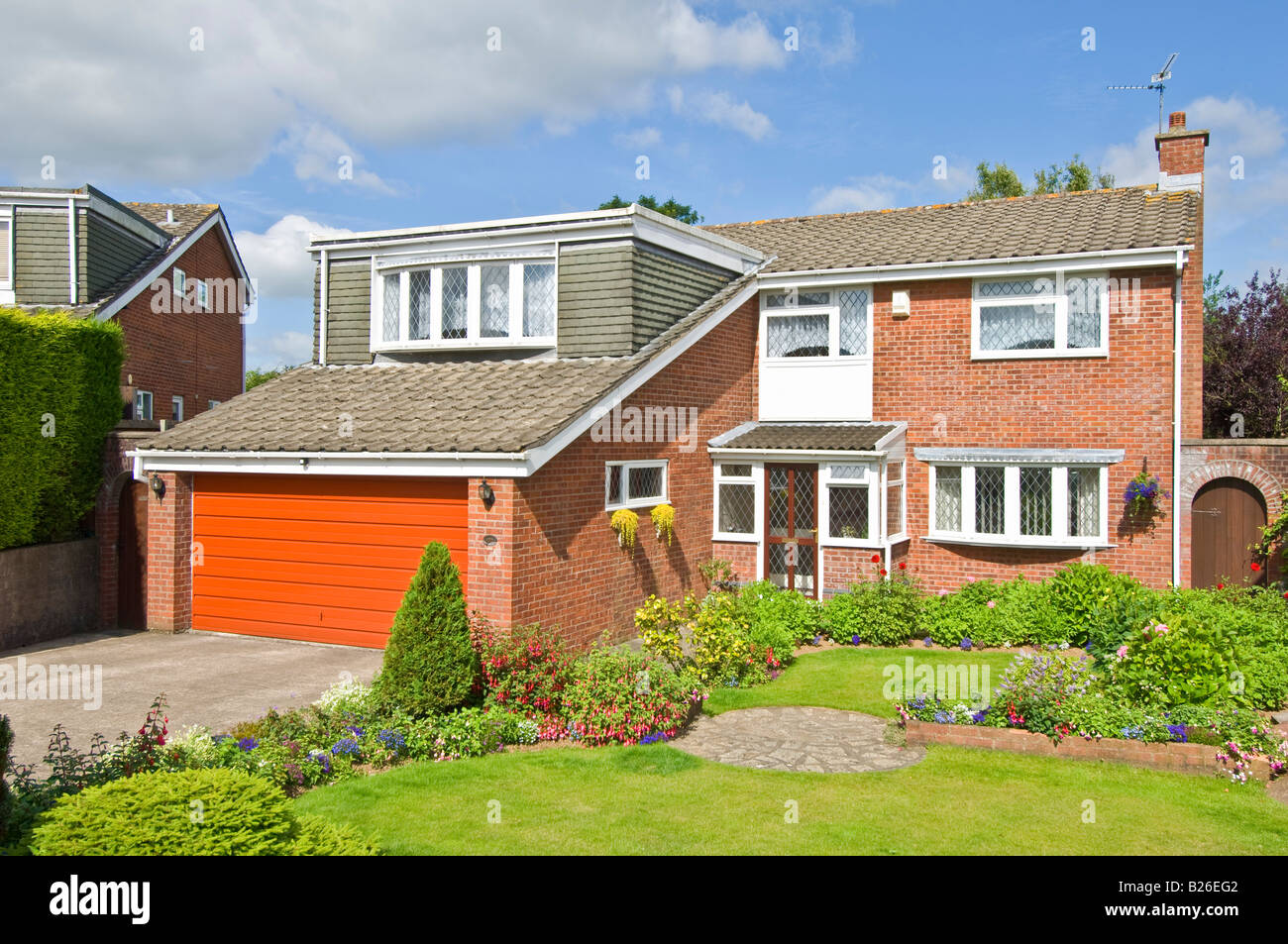 A typical early 1980's style UK 5 bedroom detached house and integral