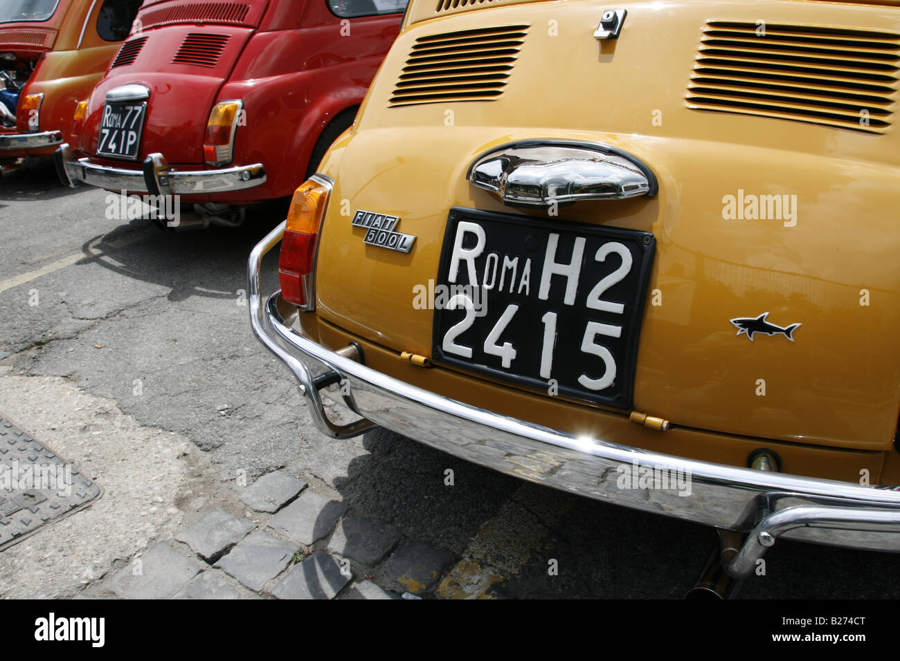 customised fiat 500 cars in street in rome italy Stock Photo - Alamy