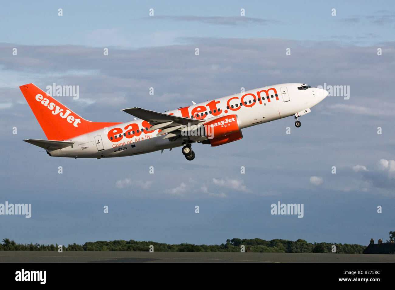 A Boeing B737 series 700 of the UK s budget airline EasyJet on departure from Luton Airport Stock Photo