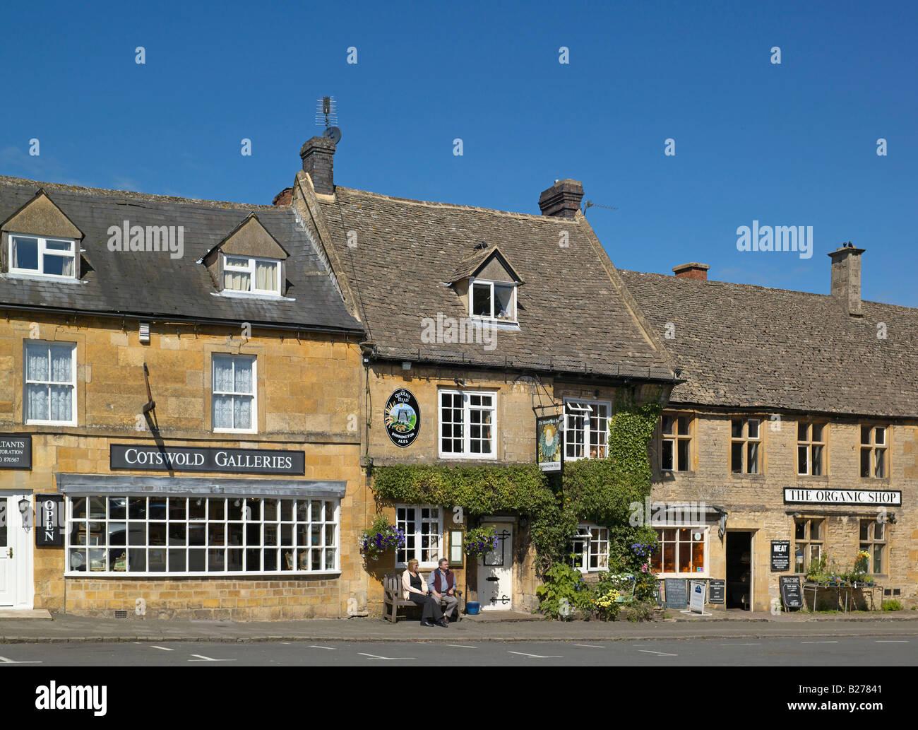 Queens head inn hires stock photography and images Alamy