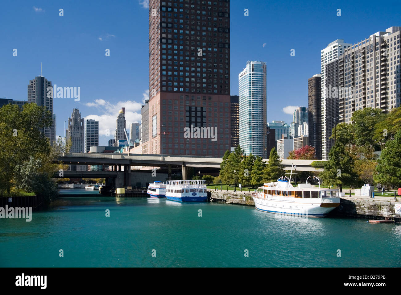 Chicago river architecture tours hi-res stock photography and images ...