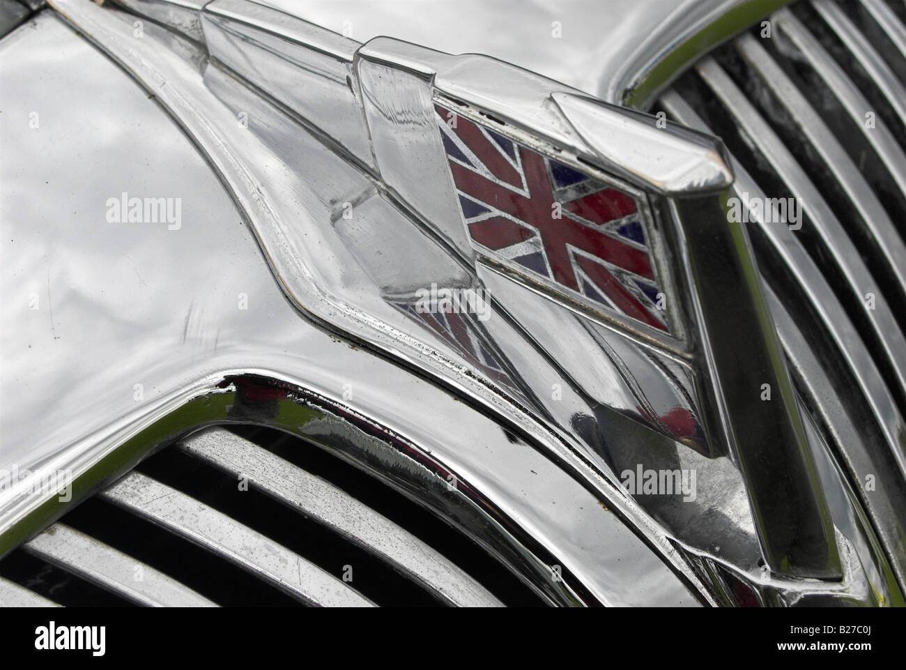 A Union Jack car bonnet / grill mascot Stock Photo - Alamy