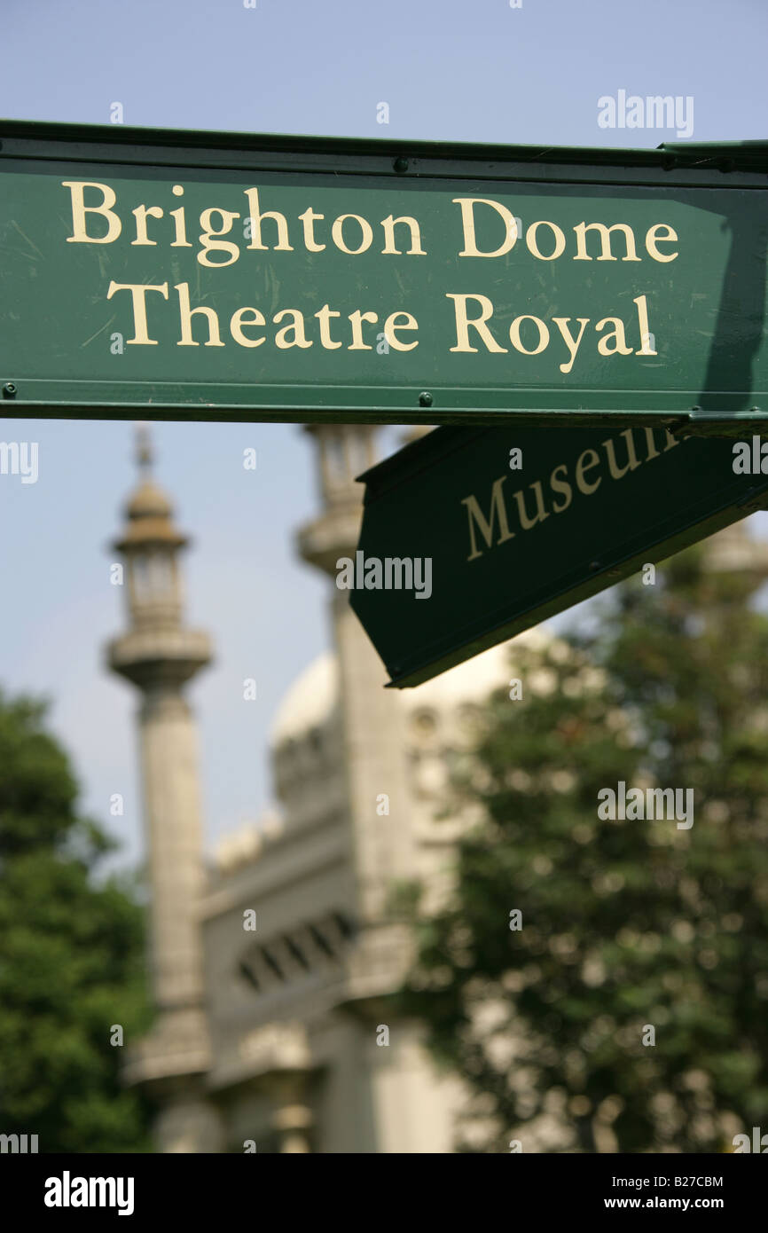 City of Brighton and Hove, England. Direction sign with the Royal ...