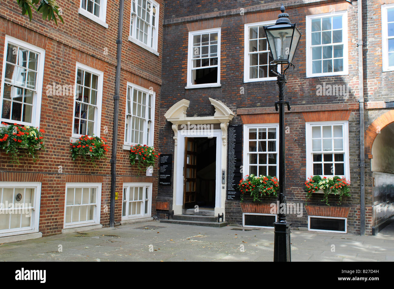 Pump Court Temple London Stock Photo Alamy
