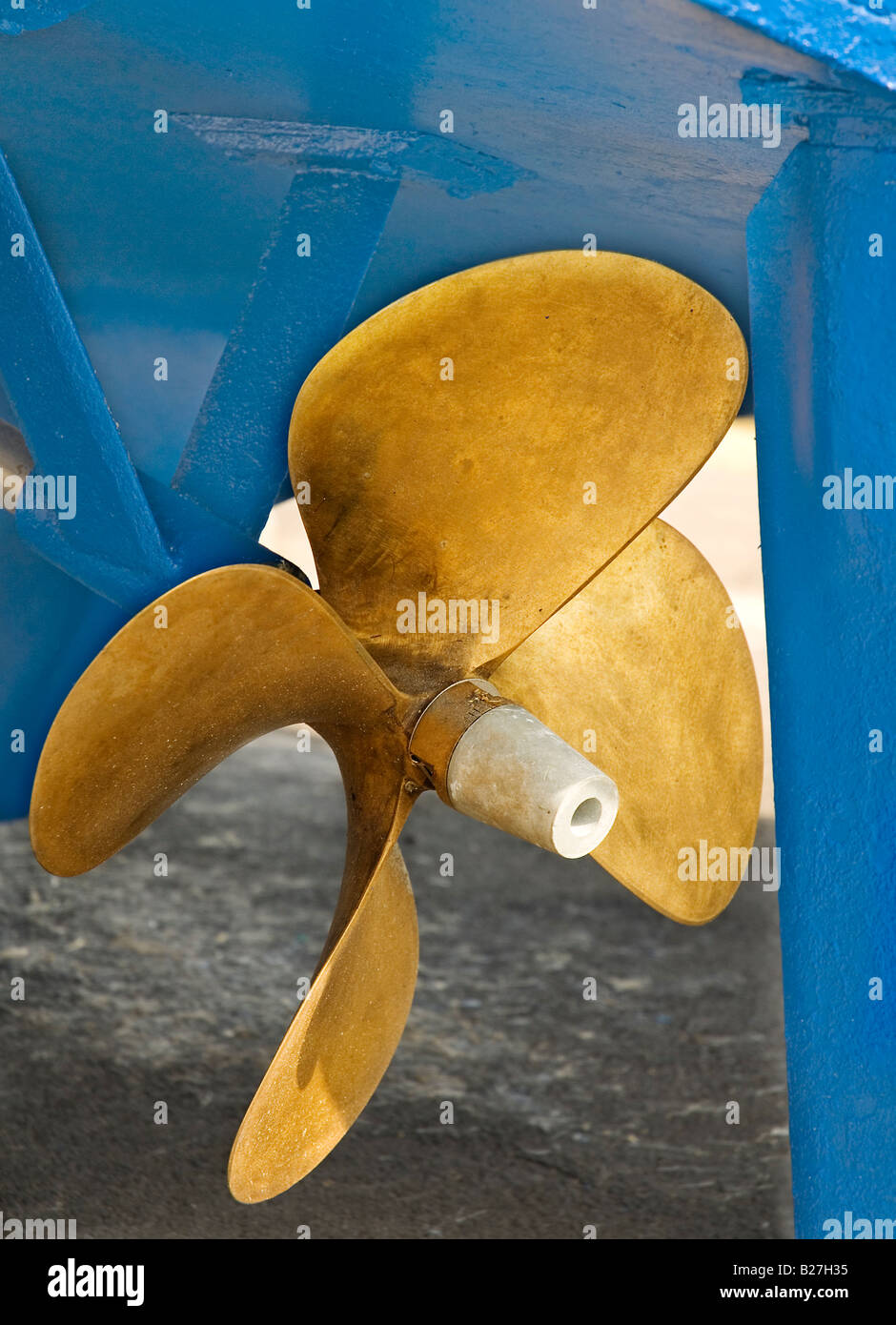Propeller screw hires stock photography and images Alamy