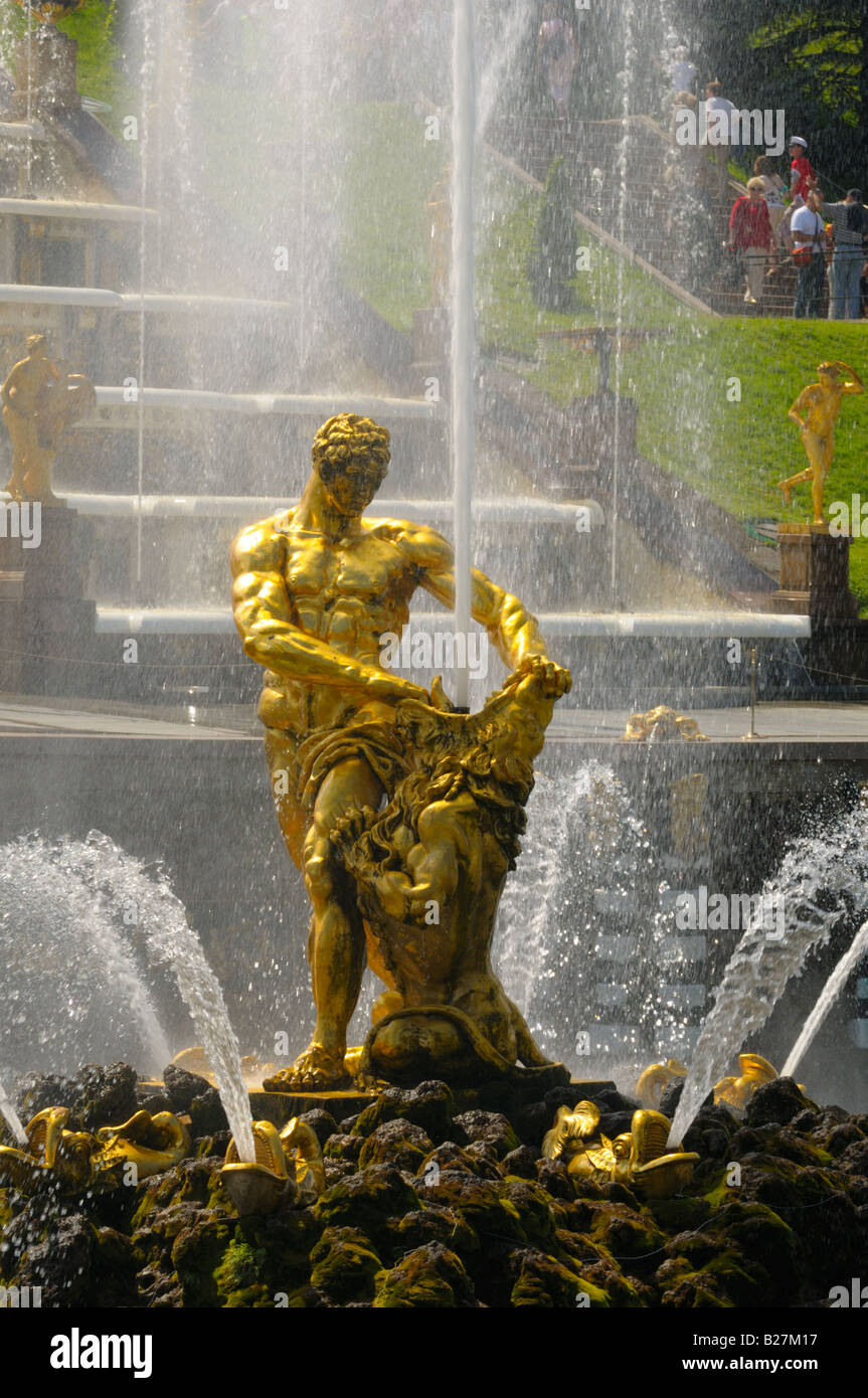 Samson Fountain in Peterhof, St. Petersburg, Russia Stock Photo - Alamy