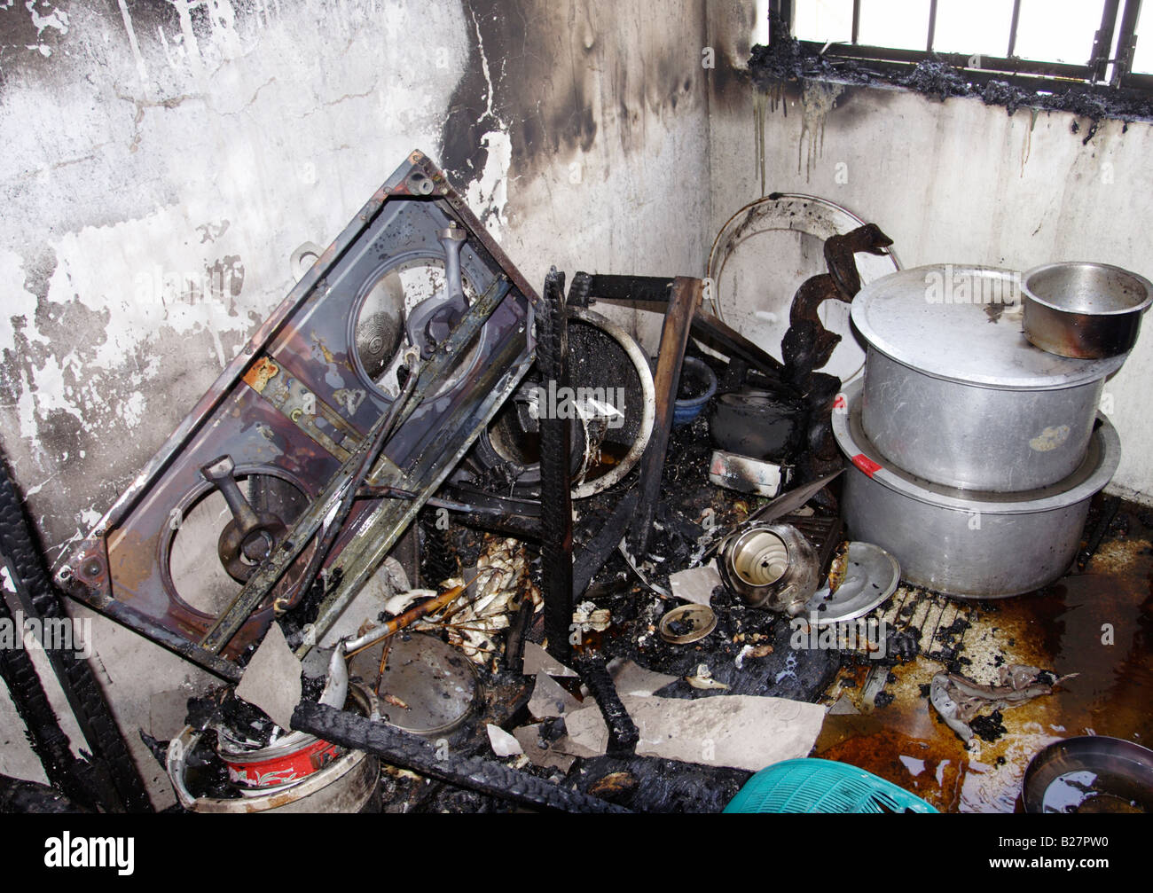 Kitchen Disaster Stock Photos & Kitchen Disaster Stock Images Alamy