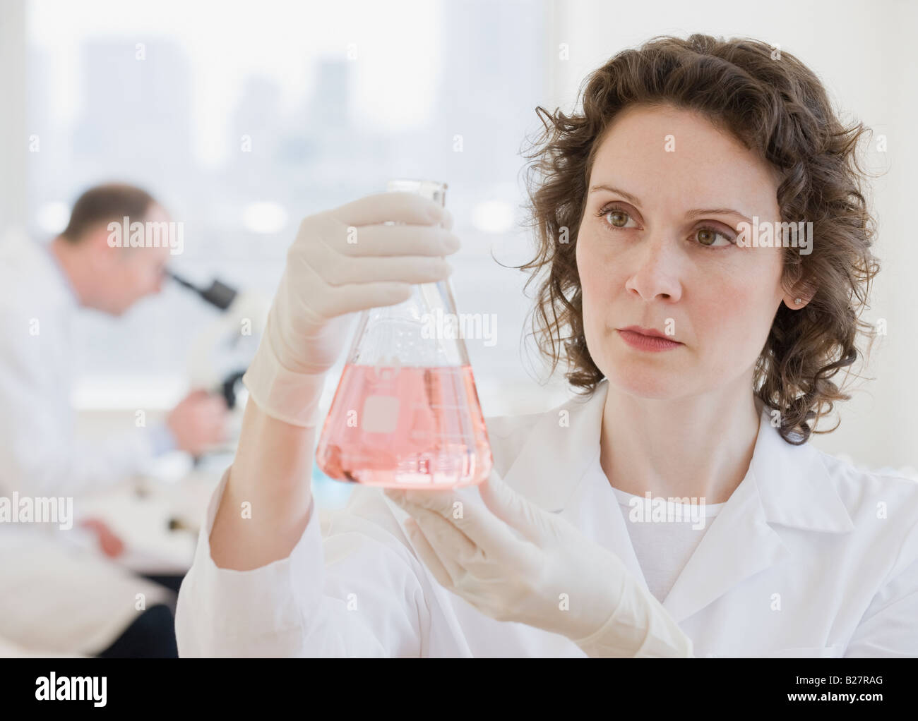 Vial Beaker Hi res Stock Photography And Images Alamy vial-beaker-hi-res-stock-photography-and-images-alamy